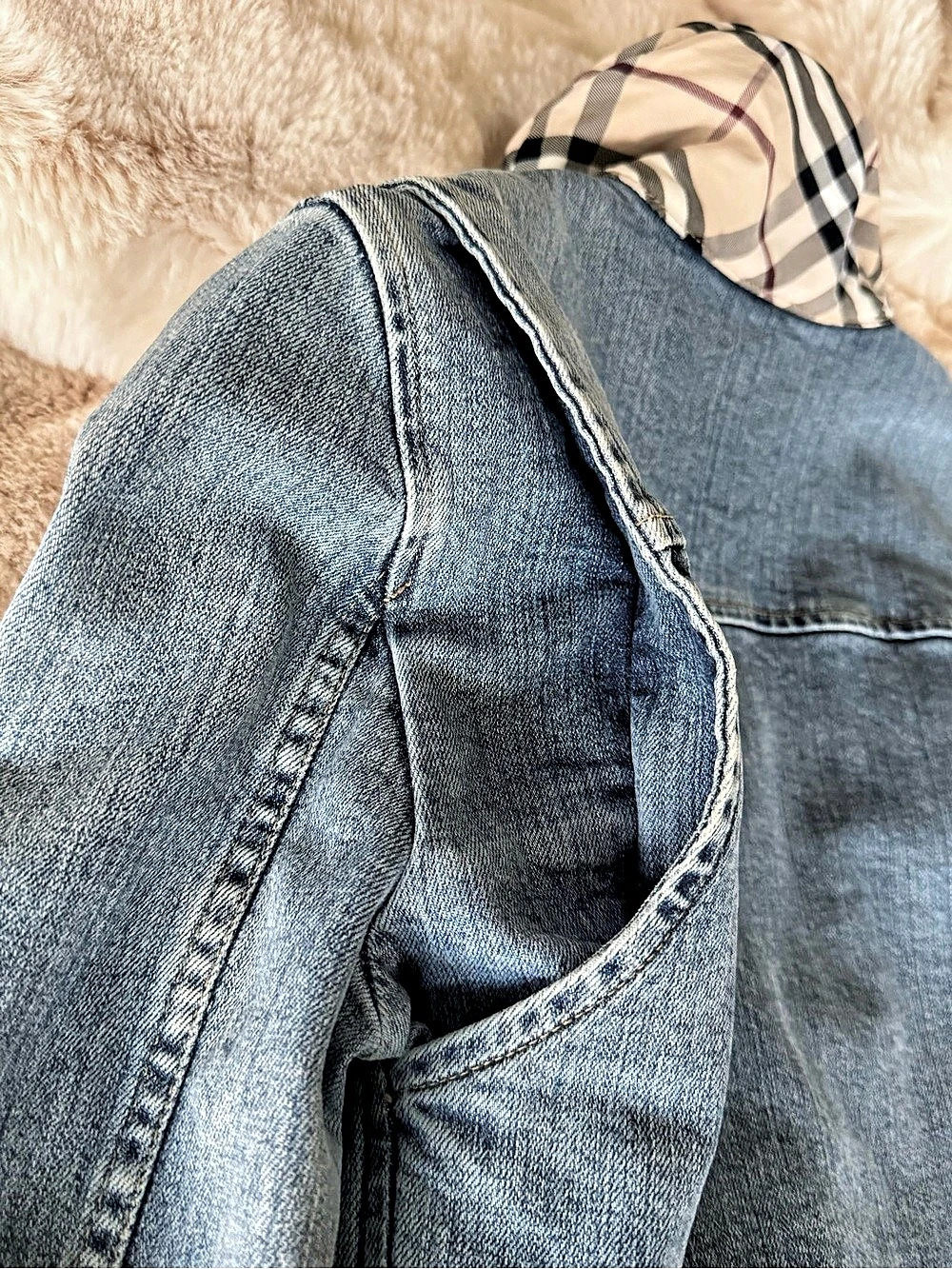 Burberry Denim Jacket in Blue Size 6 EUC - Picture 12 of 16